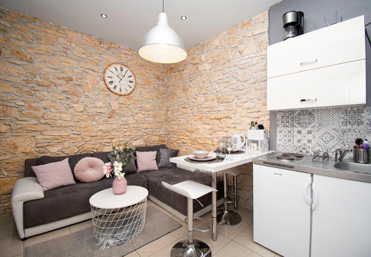 Nina Colosseum Apartment Пула Екстериор снимка