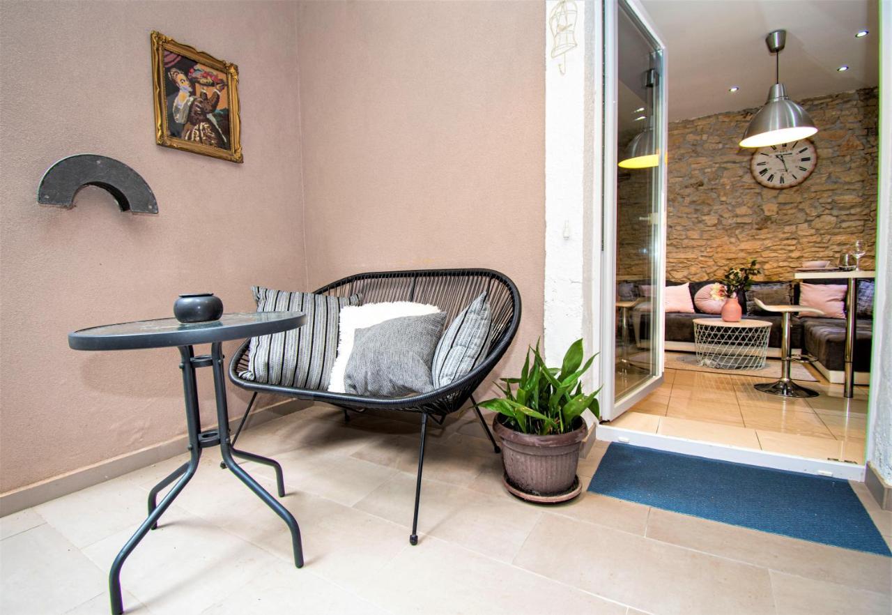 Nina Colosseum Apartment Пула Екстериор снимка